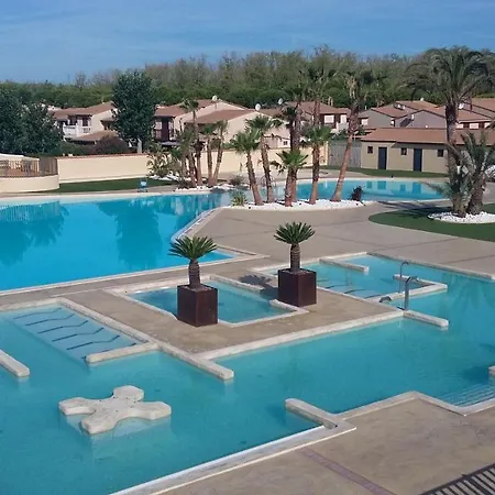 Domaine De Vacances: Beachside With Pool And Wi-fi * Portiragnes