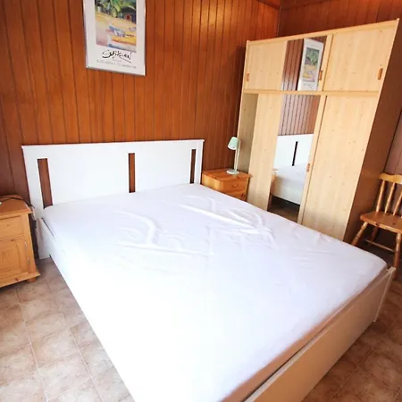 Domaine De Vacances: Beachside With Pool And Wi-fi Villa